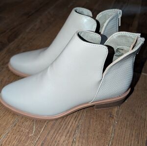 Womens Ankle Boots Booties Taupe Faux Leather Fashion Sz 7